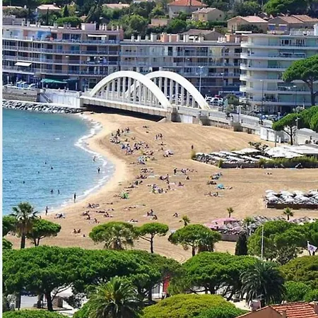 T2 En Rez De Jardin A 150m De La Avec Piscine Et Parking Appartement