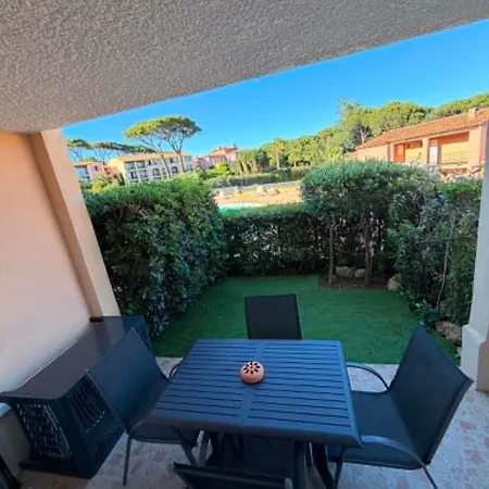 Appartement T2 En Rez De Jardin A 150m De La Avec Piscine Et Parking